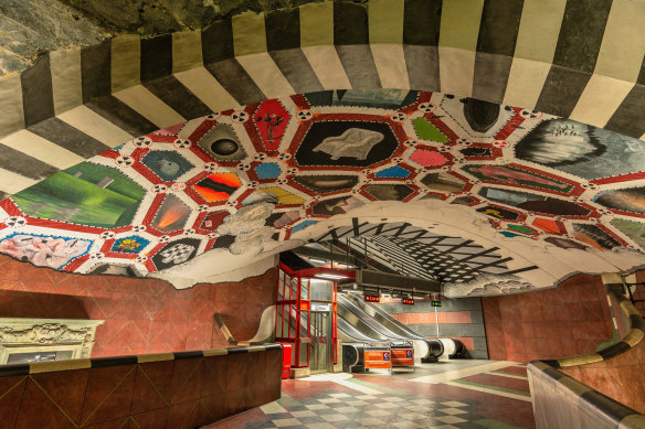 Art inside Kungstradgarden Metro Station.