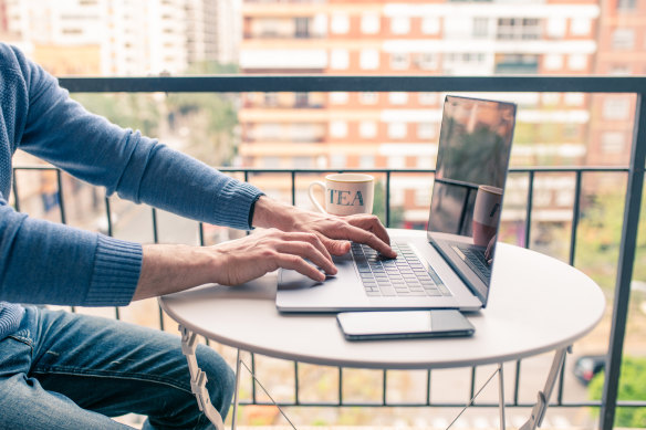 The union representing Commonwealth public servants is calling for unlimited working from home rights.