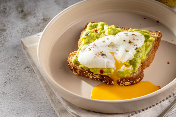 Good-quality carbs and a moderate amount of protein were associated with more energy in the morning.