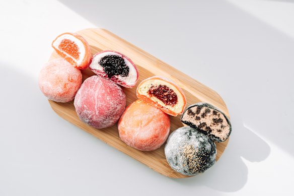 New-Year mochi filled with sweetness.
