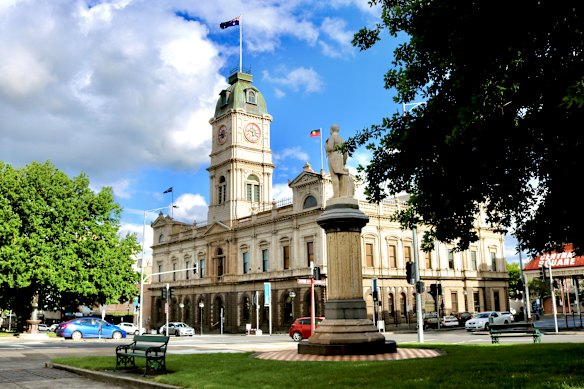 Gold rush architecture … Ballarat Town Hall.