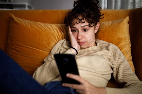 Social media can have a huge influence on how we feel on holidays, including Father’s Day. 