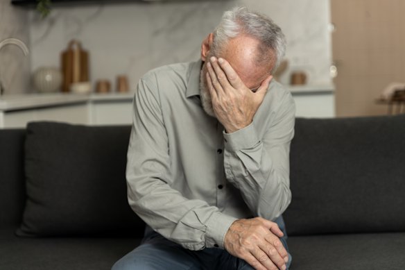 Pay attention to dizziness when you also have abdominal pain.