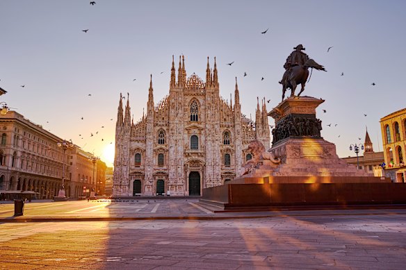 Milan’s Duomo di Milano with the Piazza del Duomo.