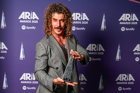 Keli Holiday with his Best Video gong at the 2025 ARIA Awards in Sydney.