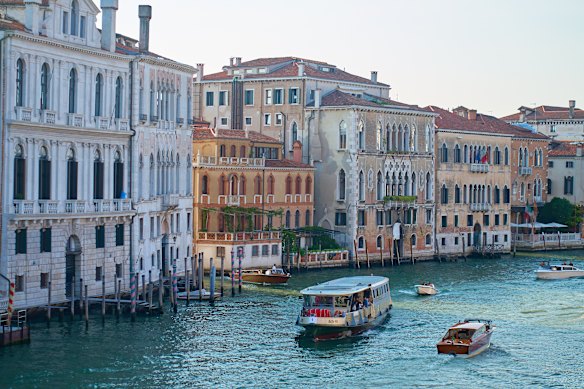 Vaporetti (water buses) are an easy way to get around Venice, but be on your guard.