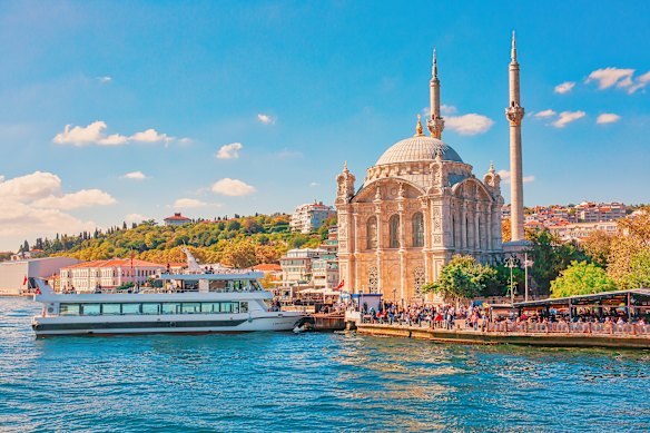 Ortakoy mosque on the shores of the Bosphorus, Istanbul.