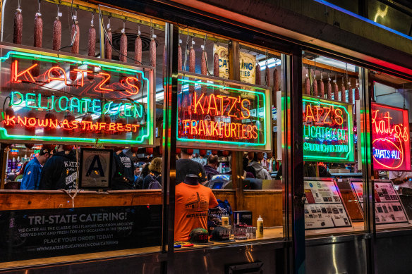 Katz’s Delicatessen, a Lower East Side institution, is a near neighbour.