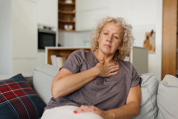 The common heart attack symptom many women ignore