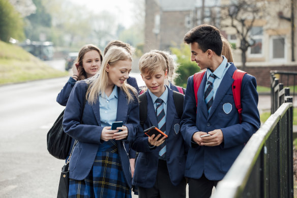 Experts suggest parents focus on their children finding friends with shared interests beyond popularity.