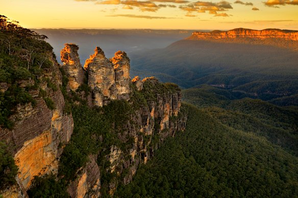 The Three Sisters… a Blue Mountains must-see.