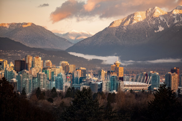 Downtown Vancouver: buzzing metropolis with a dramatic mountain backdrop.