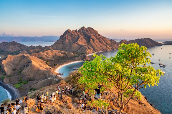 Don’t miss a sunrise hike on Padar.