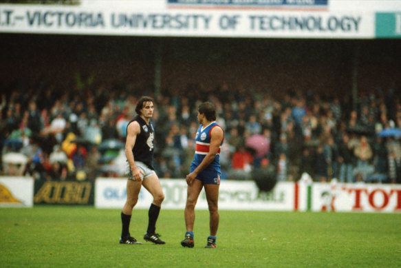 Footscray faces off against Carlton at Western Ovel in 1991.
