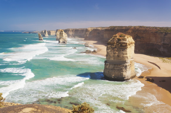 Under UV light, a crumbled rock formation that’s part of Victoria’s Twelve Apostles magically reassembles.