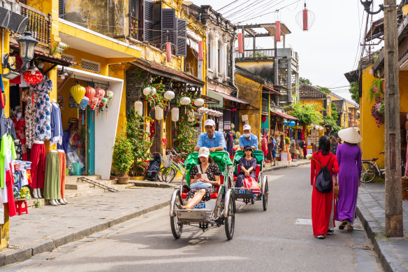 Shopping for a tailor in Hoi An can be an overwhelming experience.