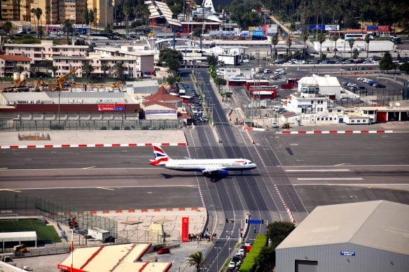 Pilots landing in Gibraltar need to make sure the traffic has stopped for them.