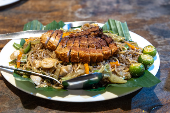 Lechon… Phillippino style roast pig.
