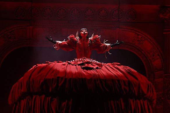 The show’s opening look – a velvet, Elizabethan-style bodice with a tiered skirt the size of a house.