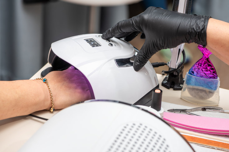 Science UV light used in nail dryers causes DNA damage in the lab