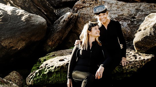 Generations apart, these diving buddies are the closest of friends