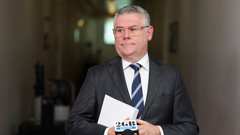 Avstralski minister za okolje naj bi se boril za naravo, ne pa za hitrejše odobritve