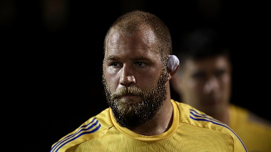 SYDNEY, AUSTRALIA - MAY 14: Owen Franks of the Hurricanes warms up ahead of the round 13 Super Rugby Pacific match between the NSW Waratahs and the Hurricanes at Leichhardt Oval on May 14, 2022 in Sydney, Australia. (Photo by Jason McCawley/Getty Images)