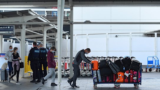 All passengers arriving into Sydney's international airport are expected to quarantine for 14 days.