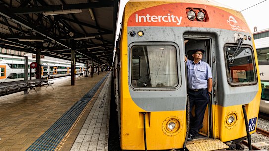 Long-serving train driver Peter Gunczy will be in the driver’s seat of the state’s last V-set passenger service on January 30.