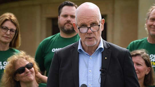 National chair of the Australian Republican Movement Peter FitzSimons announces the proposed new model.