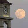 Moontime: NASA told to create time standard for a lunar clock
