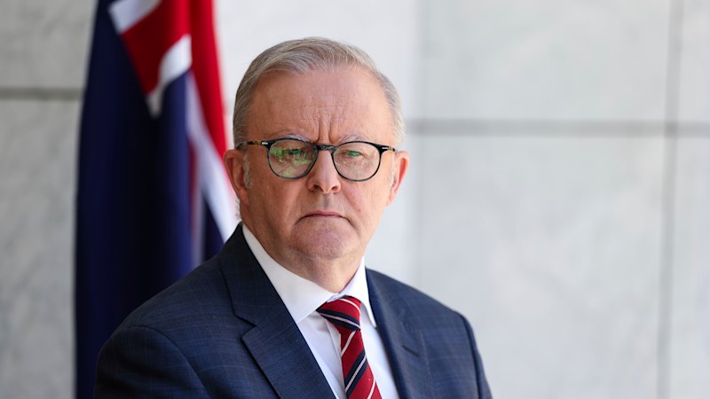 Albanese says security agency chiefs were the experts who advised against a royal commission
