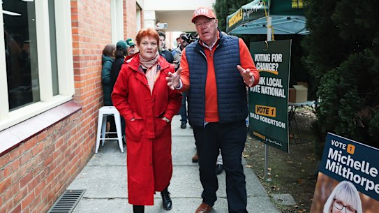Pauline Hanson and One Nation candidate David Farley in Albury on Thursday.