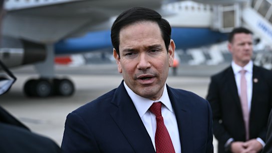 Il segretario di Stato americano Marco Rubio parla ai giornalisti dopo la riunione dei ministri degli Esteri del G7.