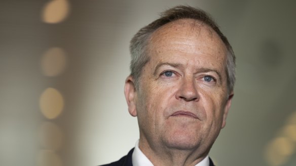 Government Services Minister Bill Shorten wants to see more police patrols at major shopping centres. 