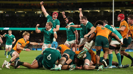 DUBLIN, IRELAND - NOVEMBER 30:  Ireland celebrate as Gus McCarthy scores the match winning try during the Autumn Nations Series 2024 match between Ireland and Australia at the Aviva Stadium on November 30, 2024 in Dublin, Ireland. (Photo by David Rogers/Getty Images)