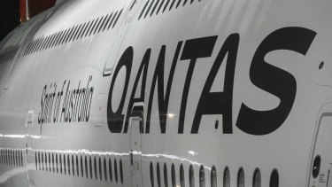 Qantas To Sack More Than 6000 Workers Launch 1 9 Billion Raising