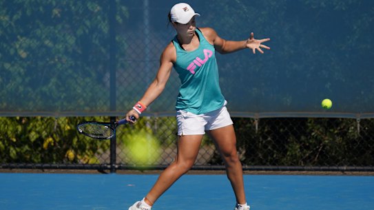 Ashleigh Barty practises at Xavier College as she prepares for the Australian Open.