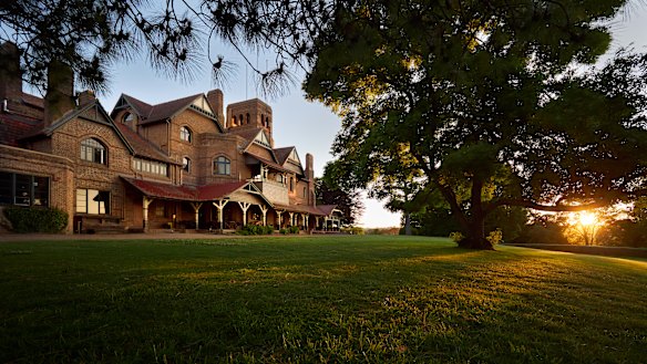 Regional universities like UNE attract students with their close-knit communities and diversity. 