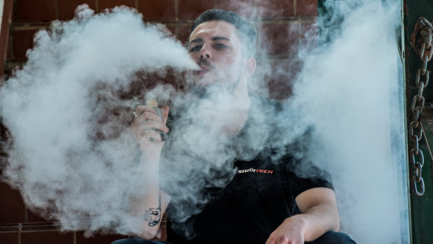 Vaping enthusiasts protested against Trump's planned move to ban flavoured e-cigarettes 