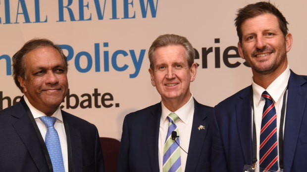 New High Commissioner to India Barry O'Farrell (centre), at the India Business Summit in 2018 with Ashok Jacob (left) and Michael Kasprowicz (right).