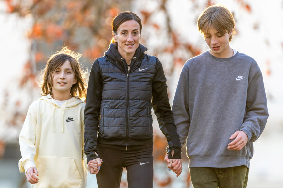 Australian marathon runner Sinead Diver with her sons Dara (left) and Eddie.