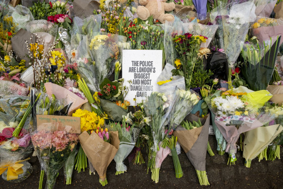 Catherine added hand-picked daffodils to the memorial to dead London woman Sarah Everard.
