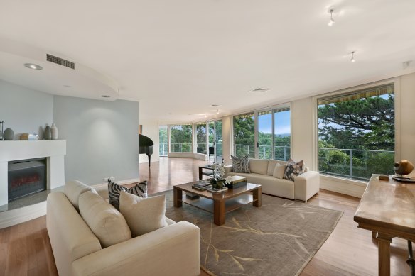 The six-bedroom Vaucluse house sold for $11.2 million to Angela Shaw, wife of developer Eugene Shaw.