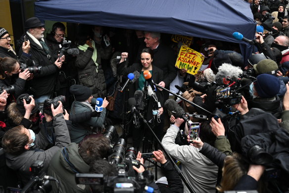 Stella Moris wept as she addressed the media outside the Old Bailey. 