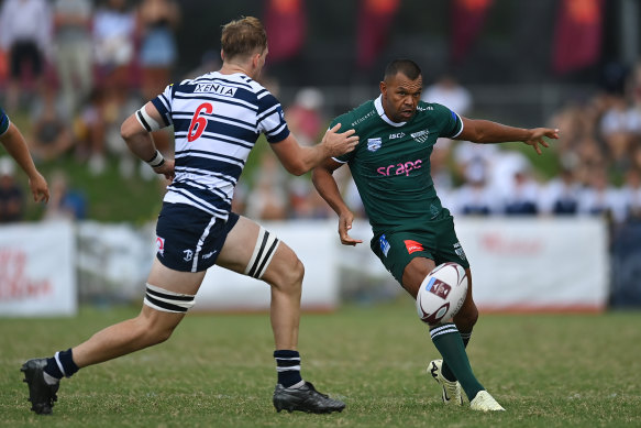 Kurtley Beale directs play for Randwick against Brothers in Brisbane on Saturday.