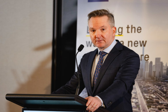 Energy Minister Chris Bowen believes Australia needs world-standard vehicle emissions standards.