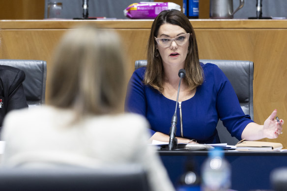 Senate inquiry chair Senator Sarah Hanson-Young grilled Optus executives.