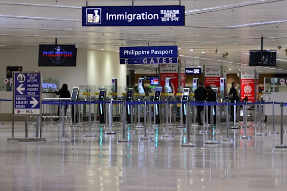 A queue-free immigration area.