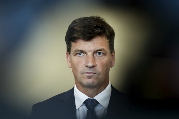 Energy Minister Angus Taylor sent an "unreserved" apology to Sydney lord mayor Clover Moore.